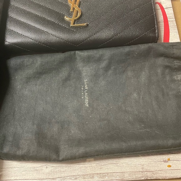 YSL wallet AUTHENTIC - Picture 7 of 10